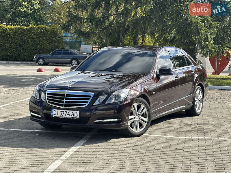 Седан Mercedes-Benz E-Class 2010 в Луцке