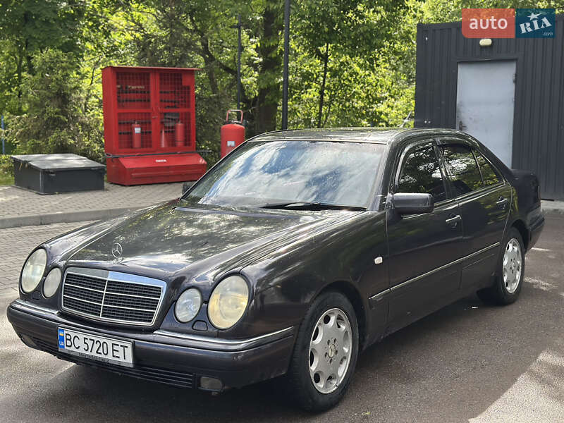 Седан Mercedes-Benz E-Class 1996 в Тернополі