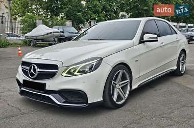 Седан Mercedes-Benz E-Class 2011 в 