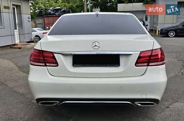 Седан Mercedes-Benz E-Class 2011 в 