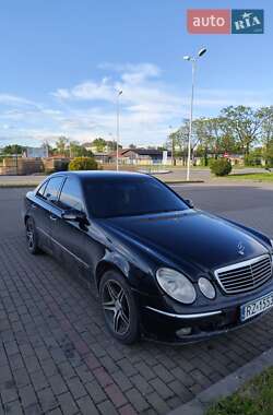 Седан Mercedes-Benz E-Class 2003 в Виноградові