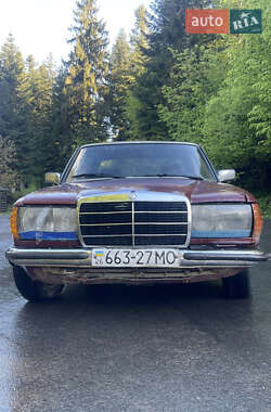 Седан Mercedes-Benz E-Class 1983 в Маняве