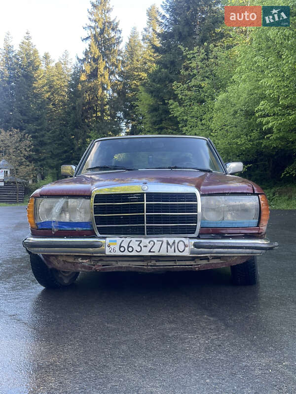 Mercedes-Benz E-Class 1983