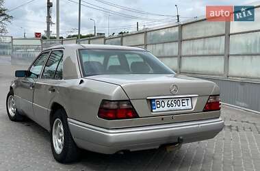 Седан Mercedes-Benz E-Class 1994 в 