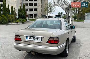 Седан Mercedes-Benz E-Class 1994 в 