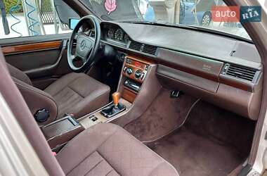Седан Mercedes-Benz E-Class 1994 в 