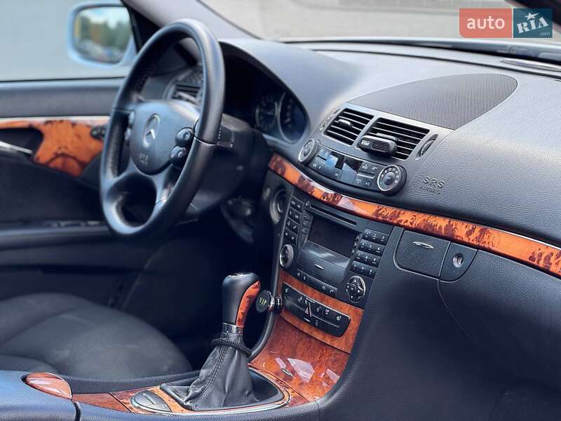 Седан Mercedes-Benz E-Class 2007 в Запорожье