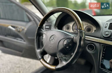 Седан Mercedes-Benz E-Class 2003 в 