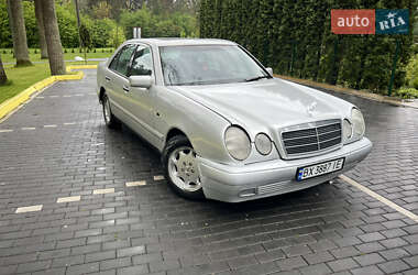 Седан Mercedes-Benz E-Class 1998 в 