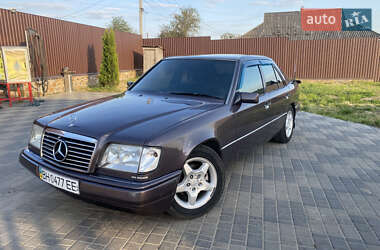 Седан Mercedes-Benz E-Class 1994 в Бершаді