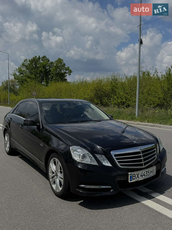 Седан Mercedes-Benz E-Class 2010 в Хмельницькому