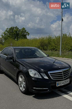 Седан Mercedes-Benz E-Class 2010 в 