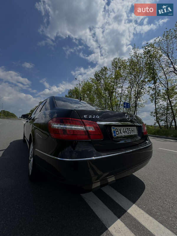 Седан Mercedes-Benz E-Class 2010 в Хмельницькому