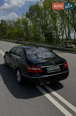 Седан Mercedes-Benz E-Class 2010 в 