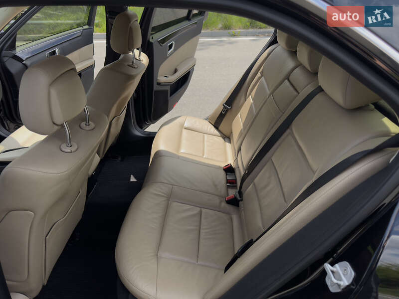 Седан Mercedes-Benz E-Class 2010 в Хмельницькому