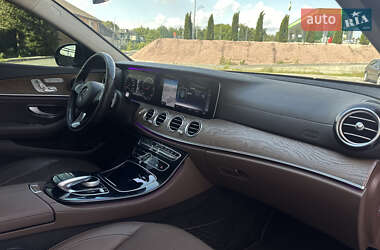 Седан Mercedes-Benz E-Class 2017 в 