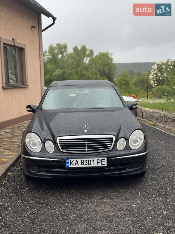 Mercedes-Benz E-Class 2005