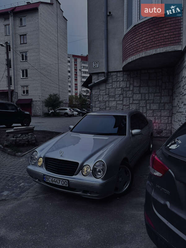 Седан Mercedes-Benz E-Class 2000 в 