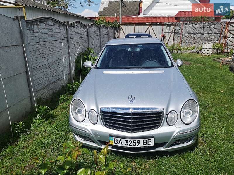 Седан Mercedes-Benz E-Class 2008 в 