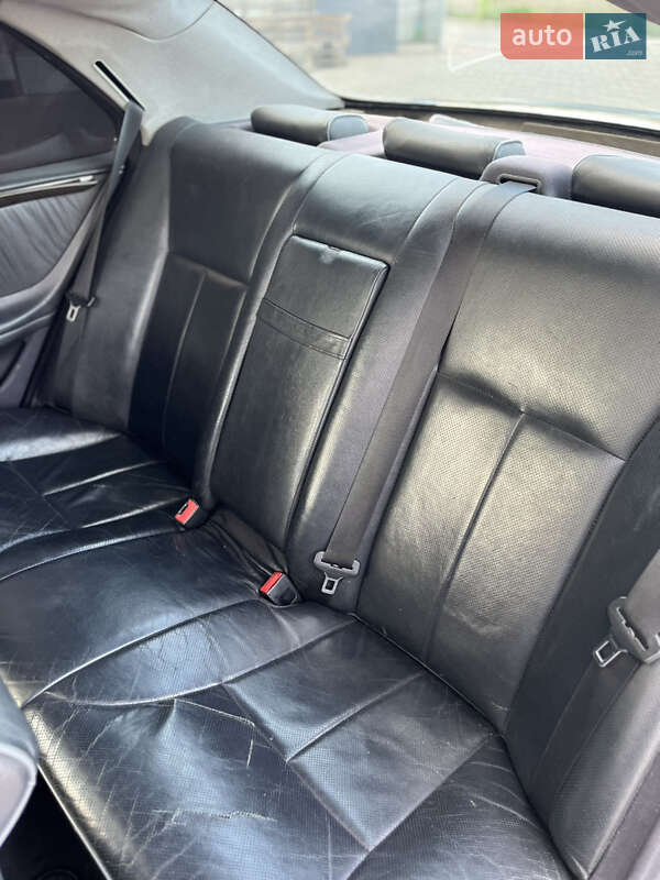 Седан Mercedes-Benz E-Class 2001 в Киеве