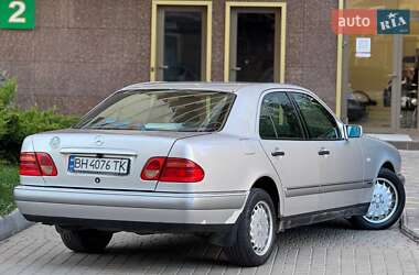 Седан Mercedes-Benz E-Class 1998 в 