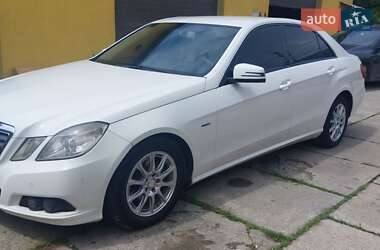 Седан Mercedes-Benz E-Class 2010 в Тячеве