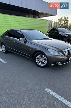 Седан Mercedes-Benz E-Class 2010 в 