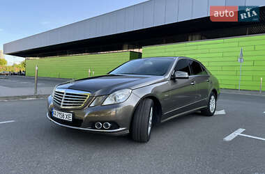 Седан Mercedes-Benz E-Class 2010 в Києві