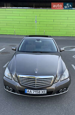 Седан Mercedes-Benz E-Class 2010 в 
