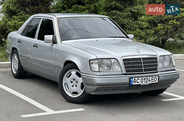 Седан Mercedes-Benz E-Class 1995 в Киеве