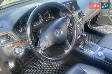 Купе Mercedes-Benz E-Class 2012 в 