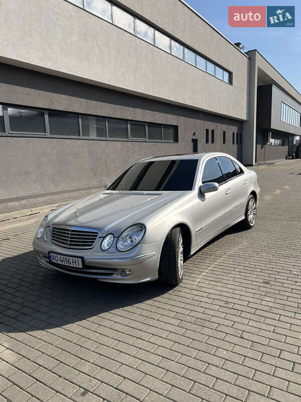 Mercedes-Benz E-Class 2005