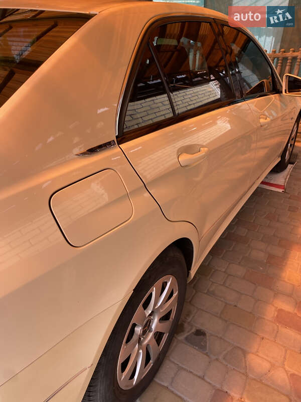 Седан Mercedes-Benz E-Class 2009 в Луцьку