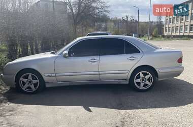 Седан Mercedes-Benz E-Class 2001 в 
