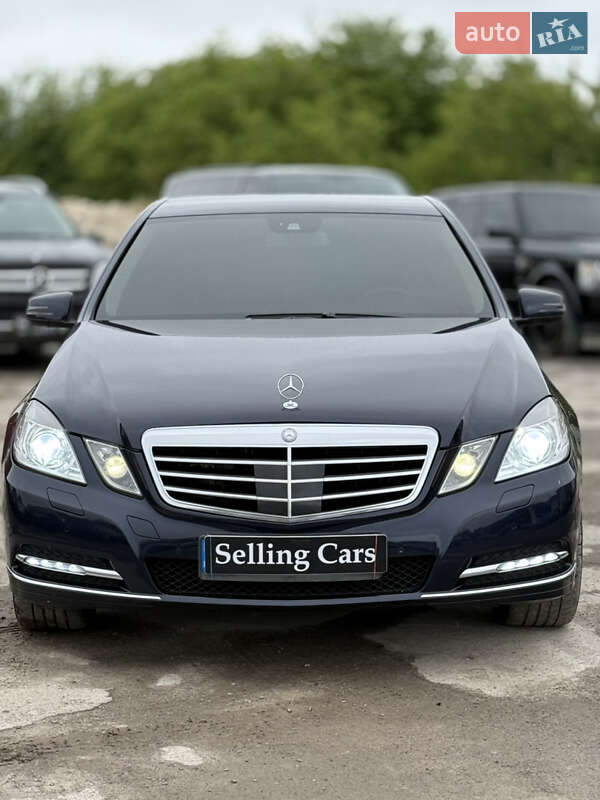 Седан Mercedes-Benz E-Class 2012 в Ровно