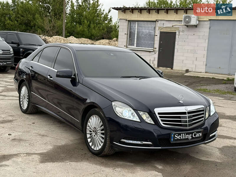Седан Mercedes-Benz E-Class 2012 в Ровно