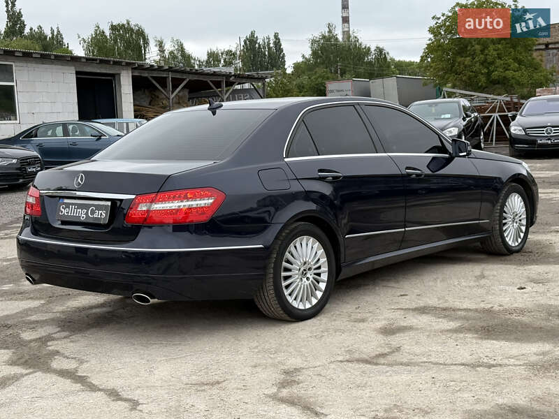 Седан Mercedes-Benz E-Class 2012 в Ровно