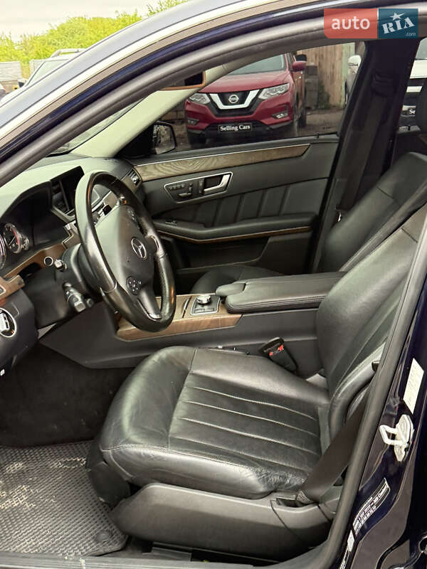 Седан Mercedes-Benz E-Class 2012 в Ровно