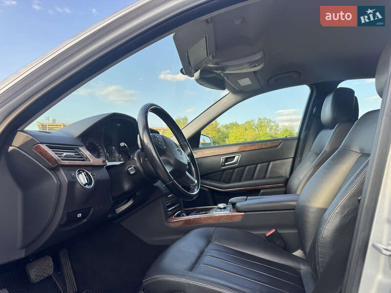 Седан Mercedes-Benz E-Class 2012 в Ивано-Франковске