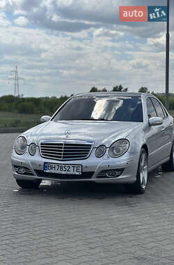 Седан Mercedes-Benz E-Class 2002 в Ірпені