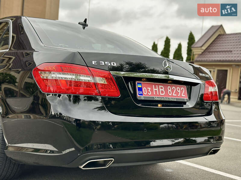 Седан Mercedes-Benz E-Class 2011 в Києві