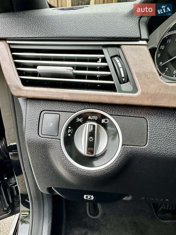 Седан Mercedes-Benz E-Class 2011 в Києві