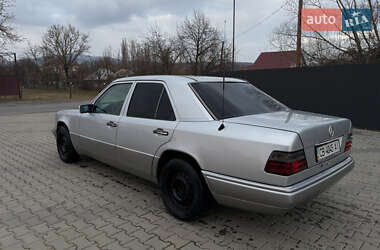 Седан Mercedes-Benz E-Class 1994 в 