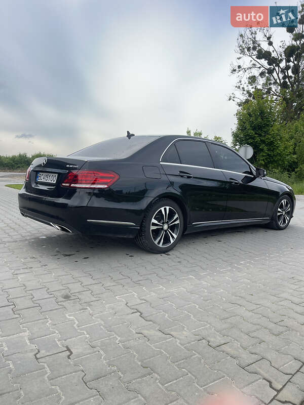 Седан Mercedes-Benz E-Class 2015 в Львове