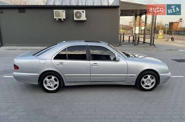 Седан Mercedes-Benz E-Class 2001 в 