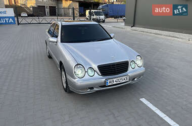 Седан Mercedes-Benz E-Class 2001 в 