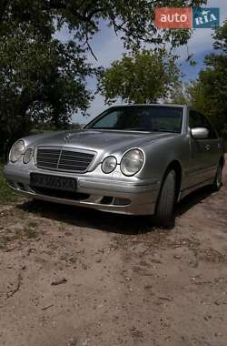 Седан Mercedes-Benz E-Class 2000 в Харькове