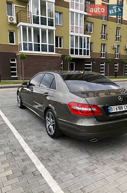 Седан Mercedes-Benz E-Class 2011 в 