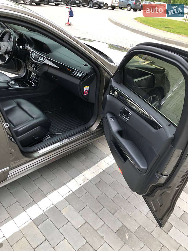 Седан Mercedes-Benz E-Class 2011 в Кременчуці
