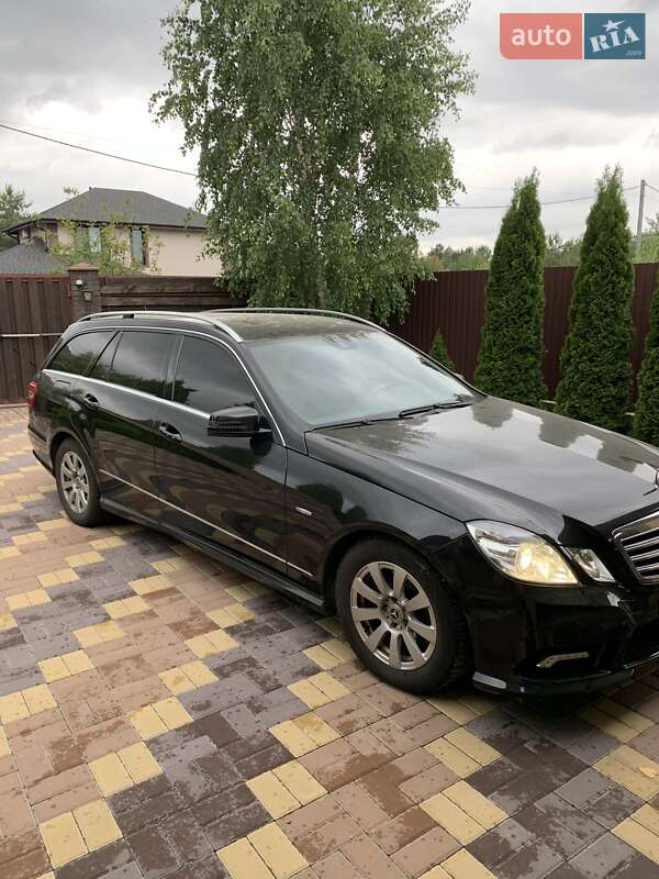 Универсал Mercedes-Benz E-Class 2010 в Вышгороде